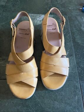 Yellow Memory Gel Women's Sandals - Strappy Comfort